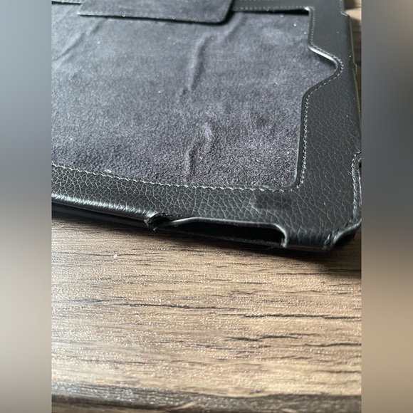 Apple IPad 2 9.7 “ black faux leather cover case - Picture 5 of 5